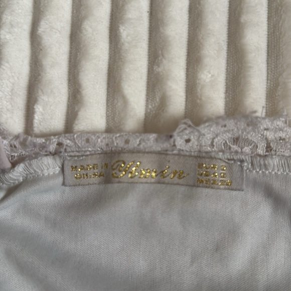 lace top - Picture 3 of 3